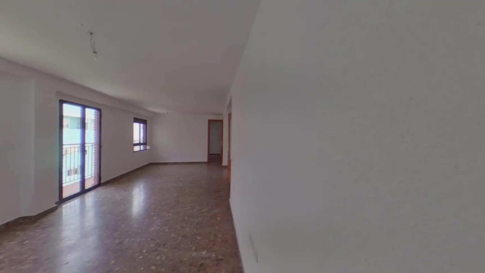 3 bedroom Flat for sale in Valencia city - € 275,000 (Ref: 9940731)