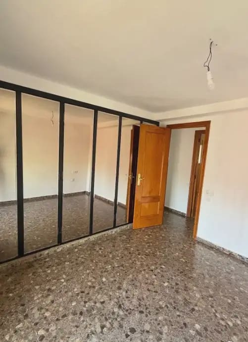 3 bedroom Flat for sale in Valencia city - € 275,000 (Ref: 9940731)