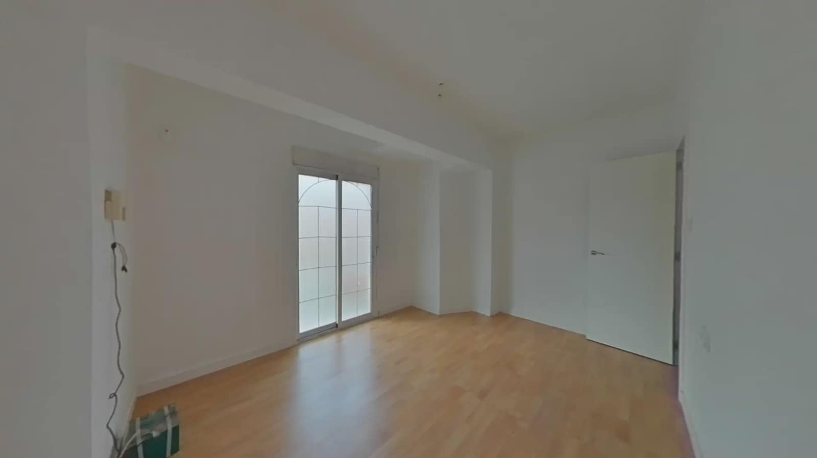 3 bedroom Flat for sale in Valencia city - € 255,000 (Ref: 9940732)
