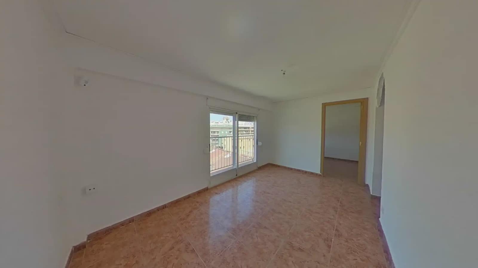 3 slaapkamer Flat te koop in Valencia stad - € 190.000 (Ref: 9952915)