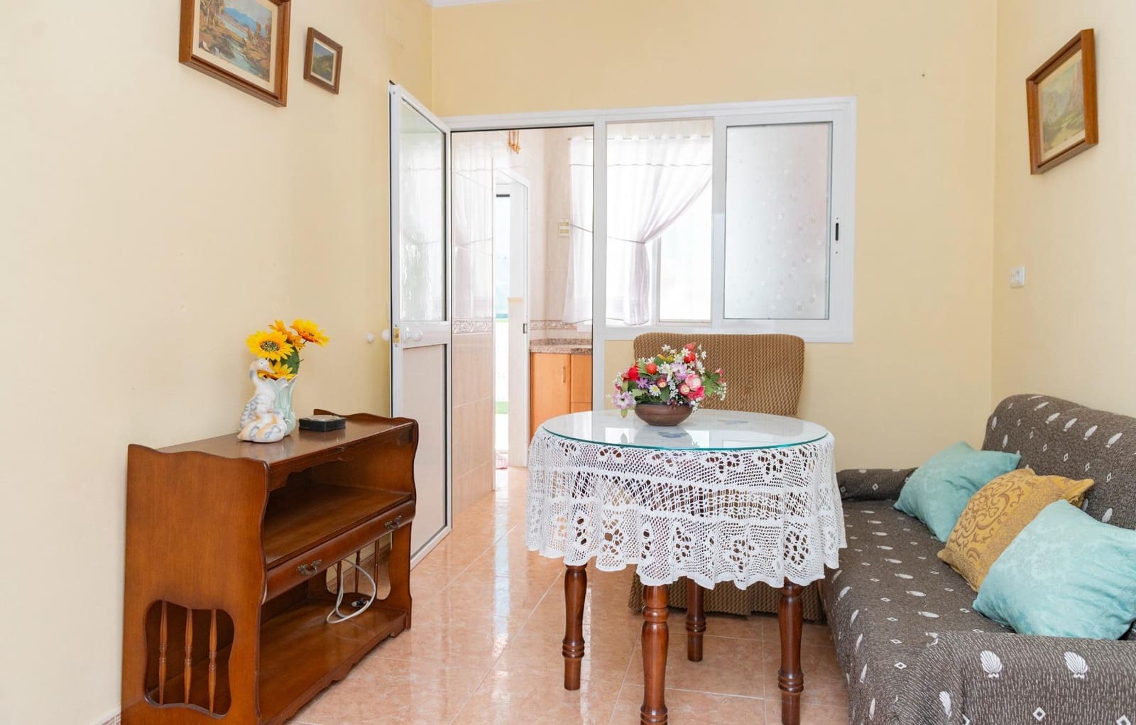 2 bedroom Townhouse for sale in Cuevas de San Marcos - € 68,000 (Ref: 10009636)
