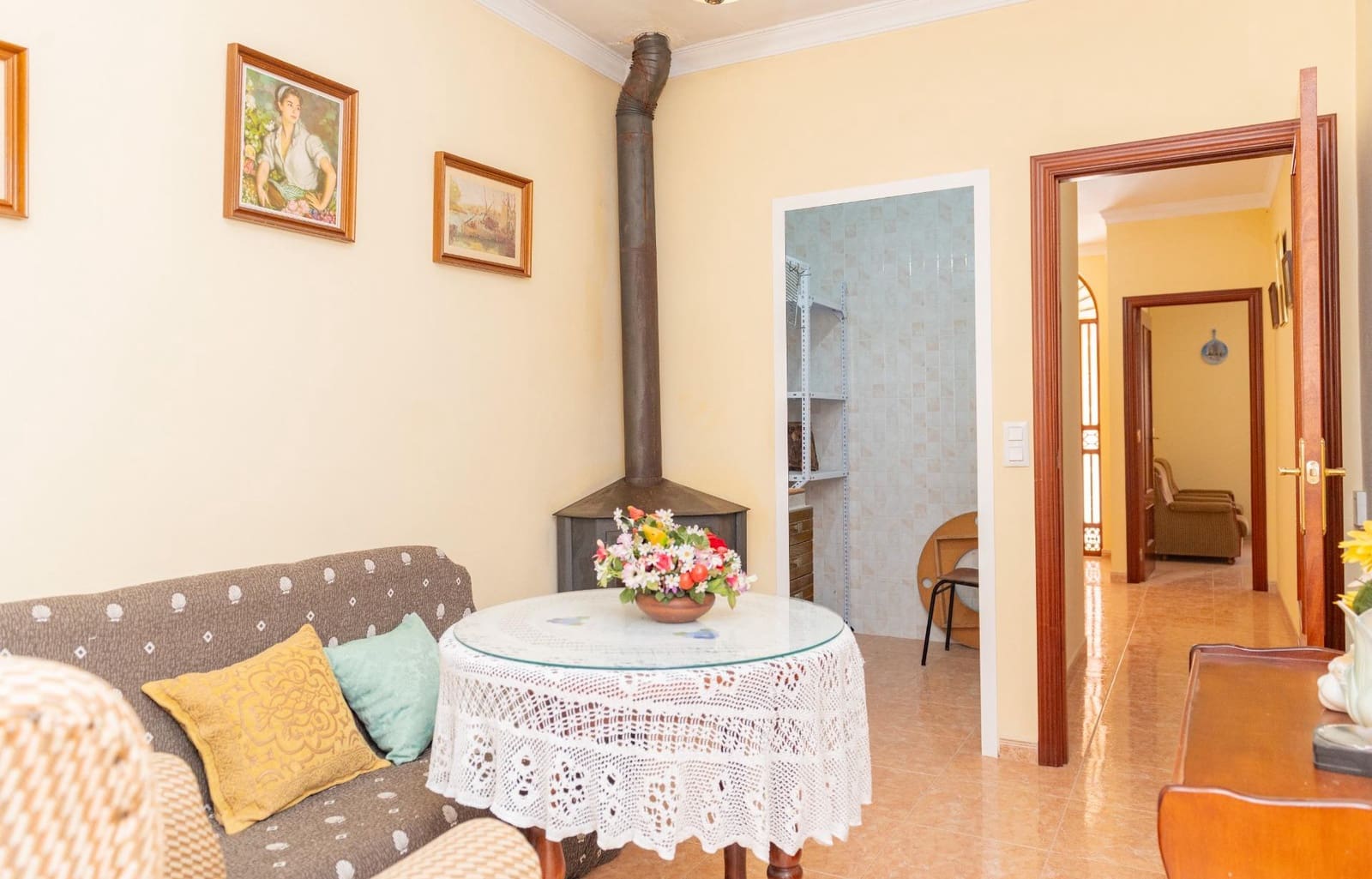 2 bedroom Townhouse for sale in Cuevas de San Marcos - € 68,000 (Ref: 10009636)