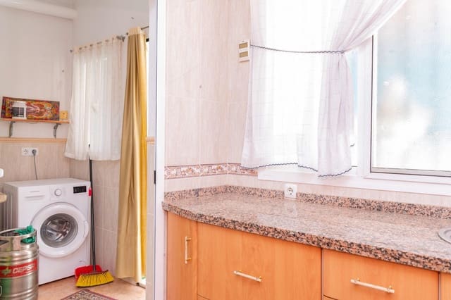 2 bedroom Townhouse for sale in Cuevas de San Marcos - € 68,000 (Ref: 10009636)