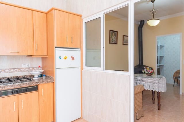 2 bedroom Townhouse for sale in Cuevas de San Marcos - € 68,000 (Ref: 10009636)