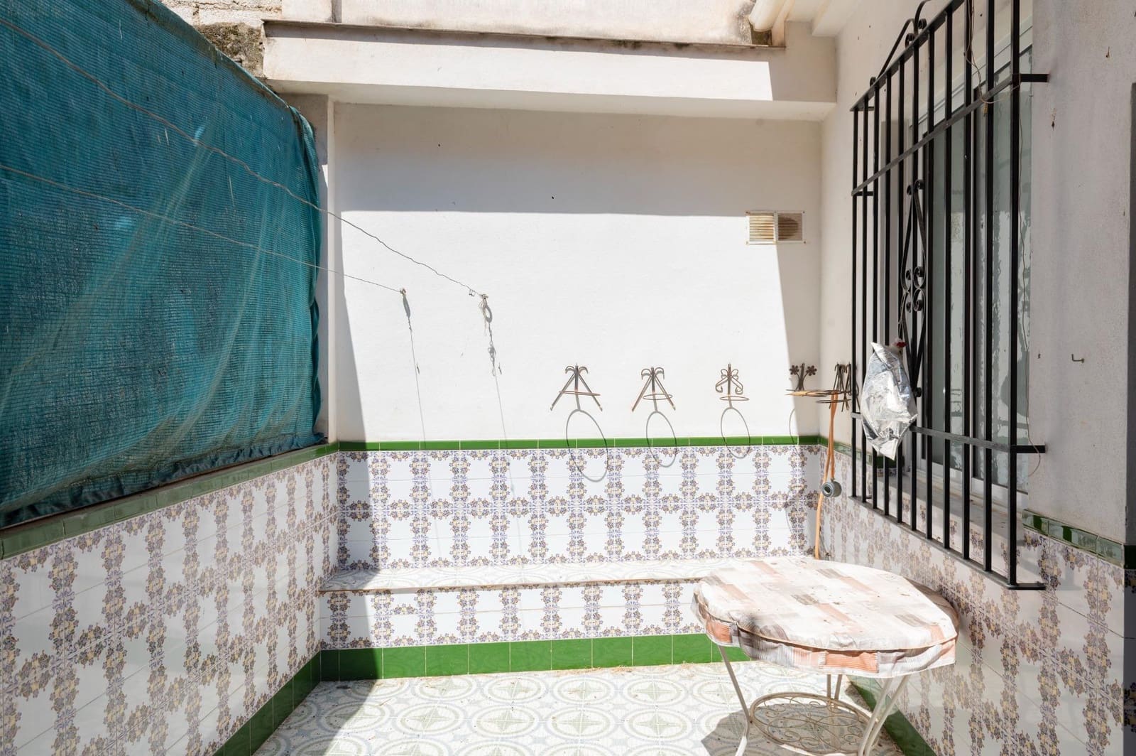 2 bedroom Townhouse for sale in Cuevas de San Marcos - € 68,000 (Ref: 10009636)