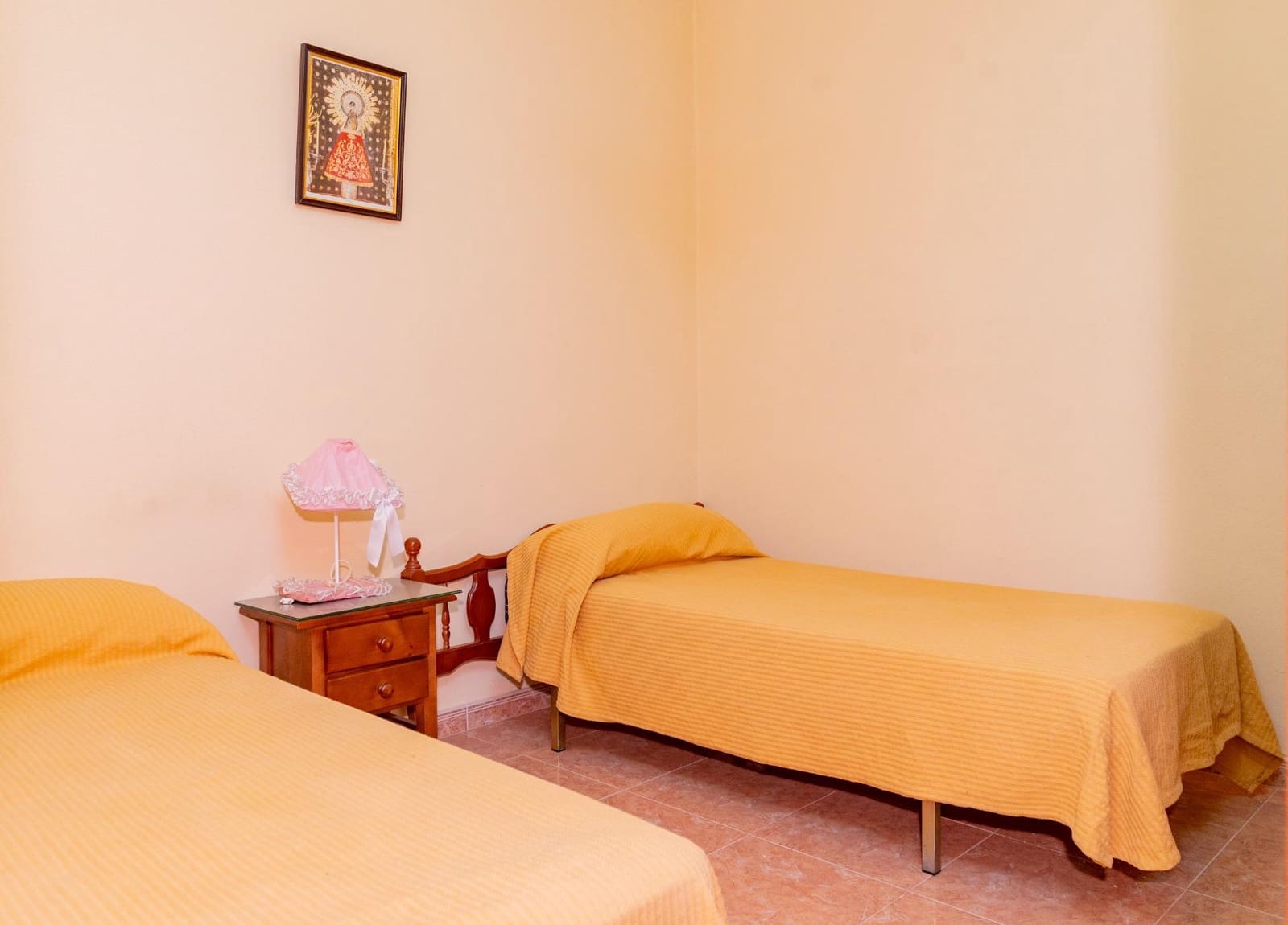 2 bedroom Townhouse for sale in Cuevas de San Marcos - € 68,000 (Ref: 10009636)