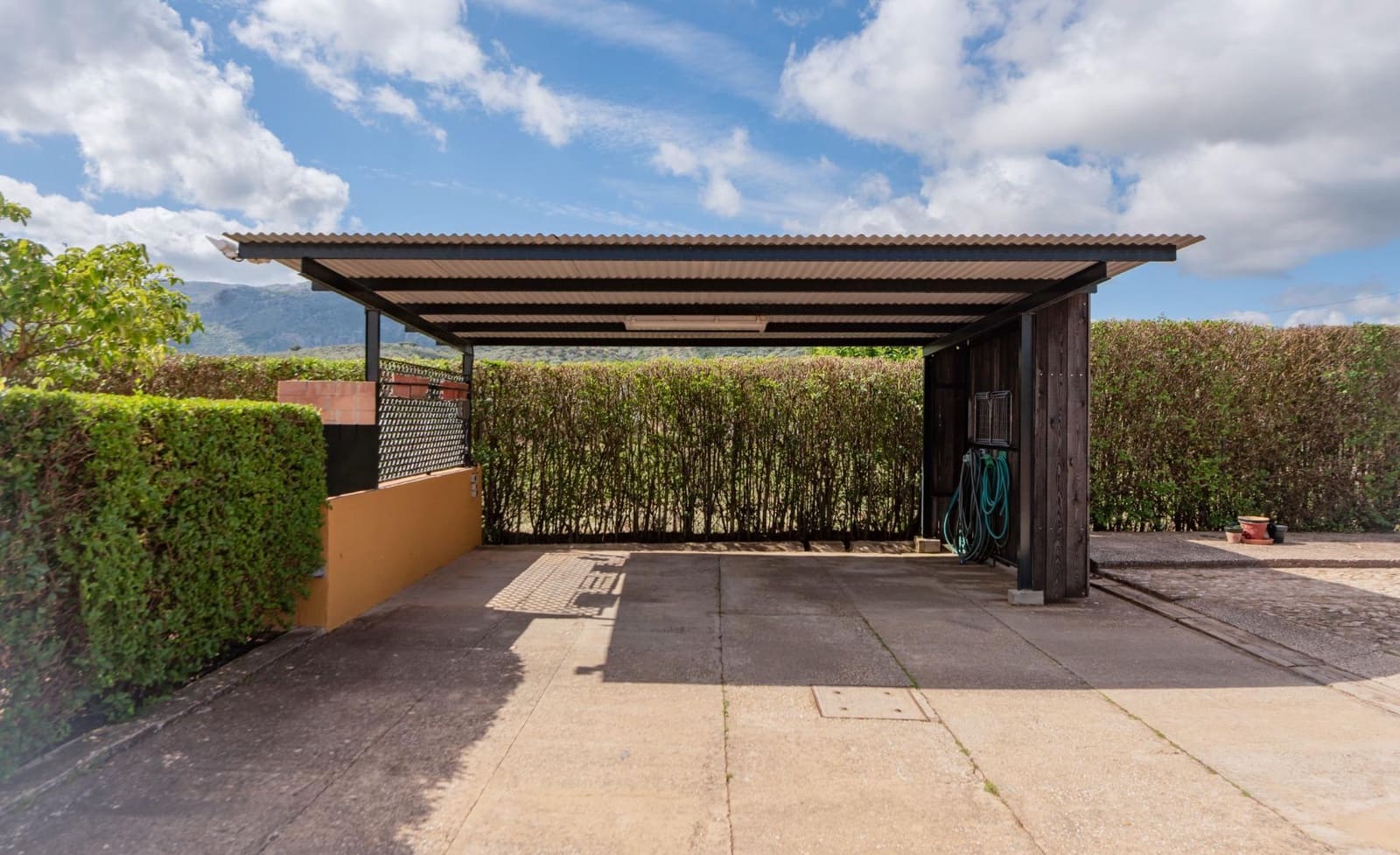 2 bedroom Finca/Country House for sale in Villanueva del Rosario - € 375,000 (Ref: 10009637)
