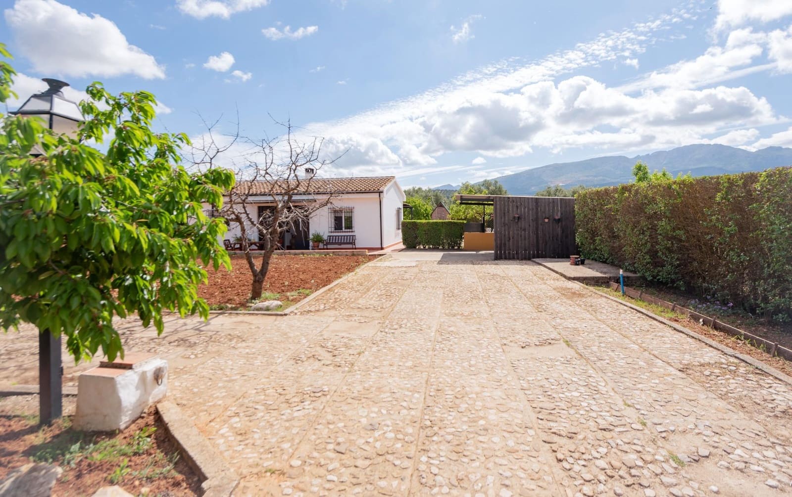 2 bedroom Finca/Country House for sale in Villanueva del Rosario - € 375,000 (Ref: 10009637)