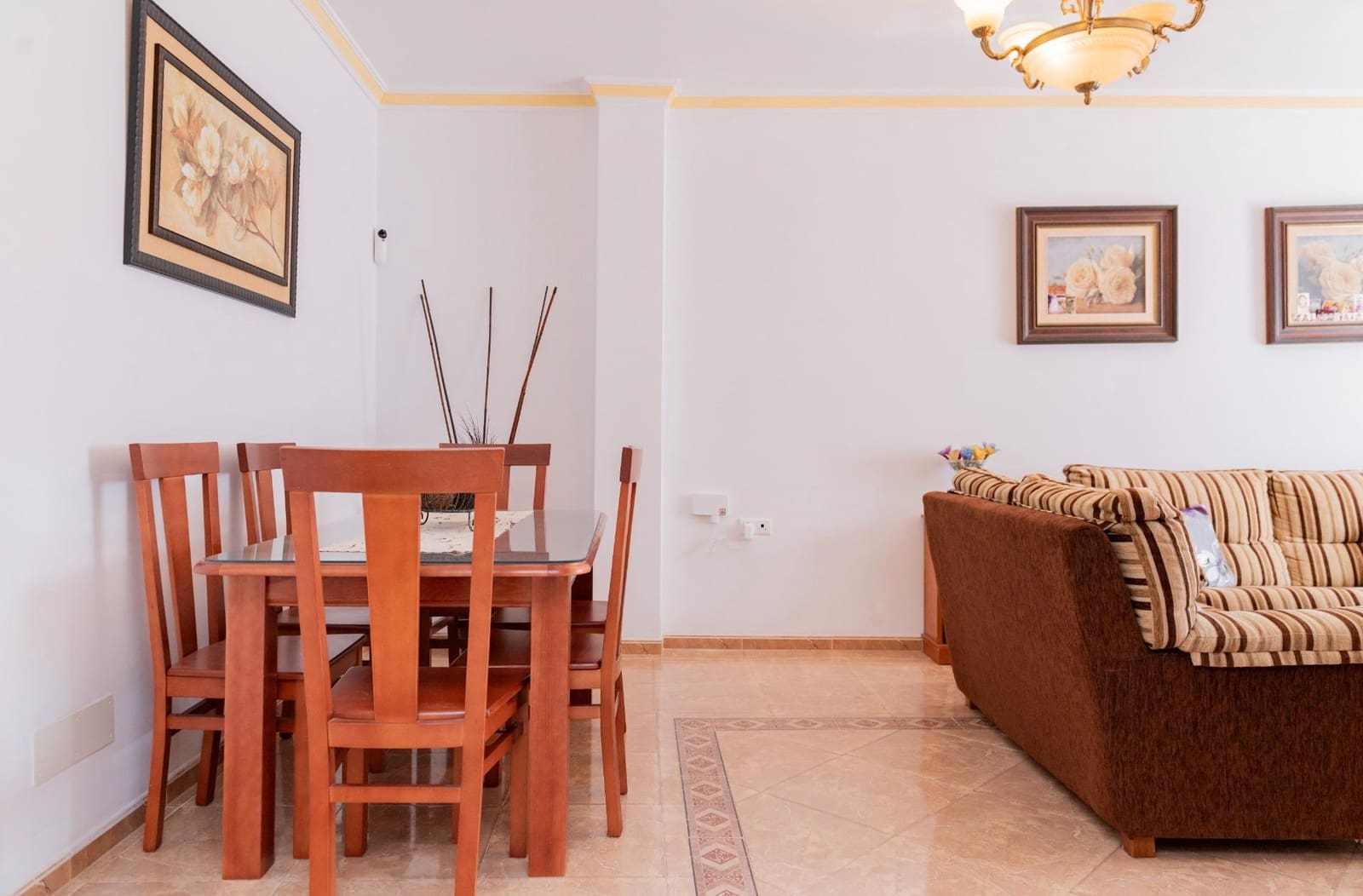 4 bedroom Townhouse for sale in Cuevas Bajas with garage - € 209,999 (Ref: 10009639)