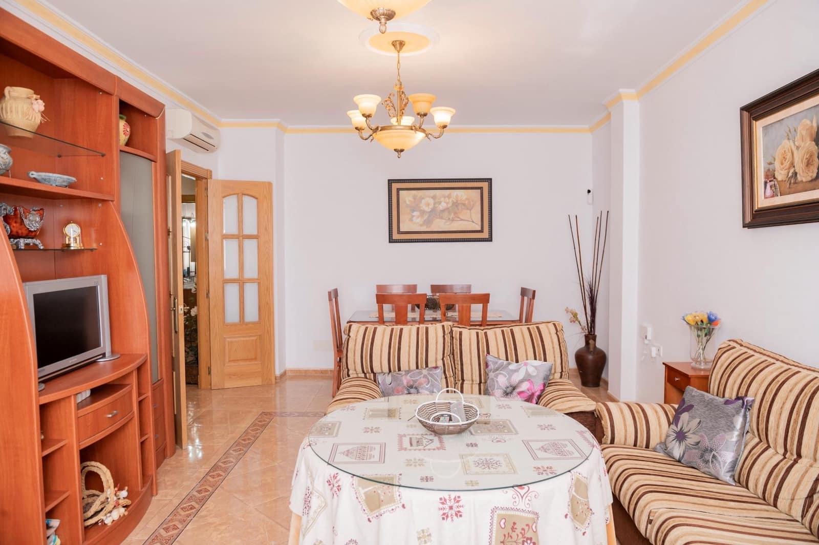4 bedroom Townhouse for sale in Cuevas Bajas with garage - € 209,999 (Ref: 10009639)