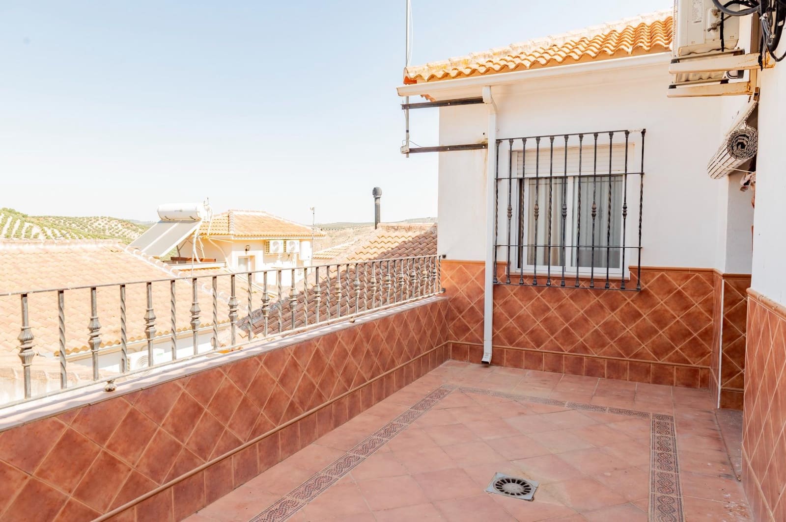 4 bedroom Townhouse for sale in Cuevas Bajas with garage - € 209,999 (Ref: 10009639)