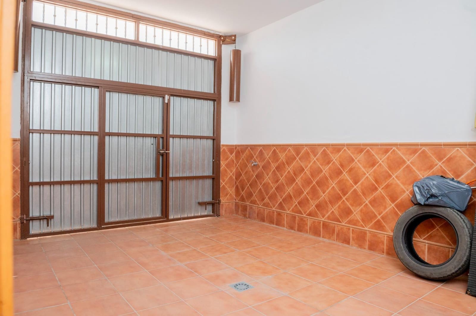 4 bedroom Townhouse for sale in Cuevas Bajas with garage - € 209,999 (Ref: 10009639)