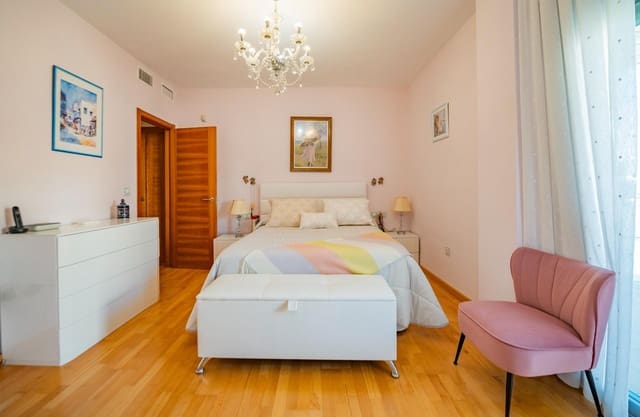 2 sovrum Lägenhet till salu i Antequera med garage - 340 000 € (Ref: 10009642)