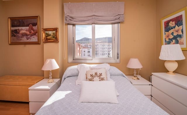 2 sovrum Lägenhet till salu i Antequera med garage - 340 000 € (Ref: 10009642)
