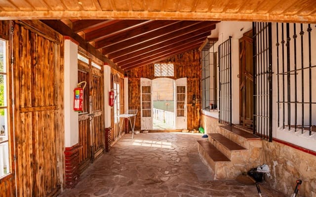 3 chambre Finca/Maison de Campagne à vendre à Antequera avec piscine garage - 375 000 € (Ref: 10009644)