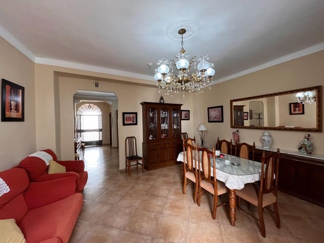 5 quarto Casa em Banda para venda em Antequera - 290 000 € (Ref: 10009645)
