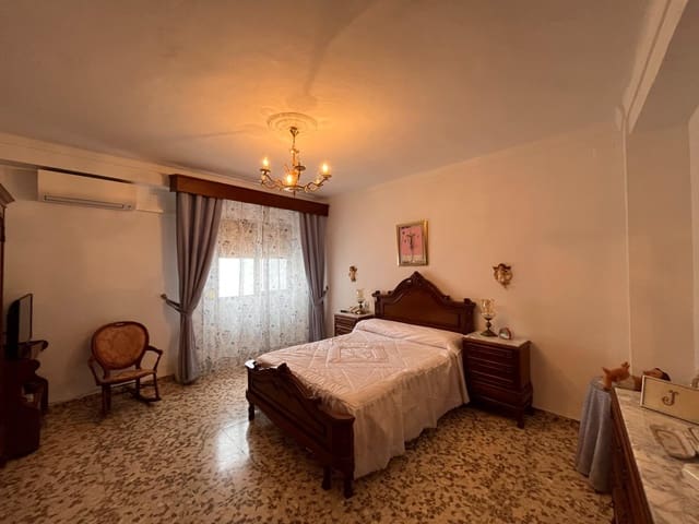 5 quarto Casa em Banda para venda em Antequera - 290 000 € (Ref: 10009645)