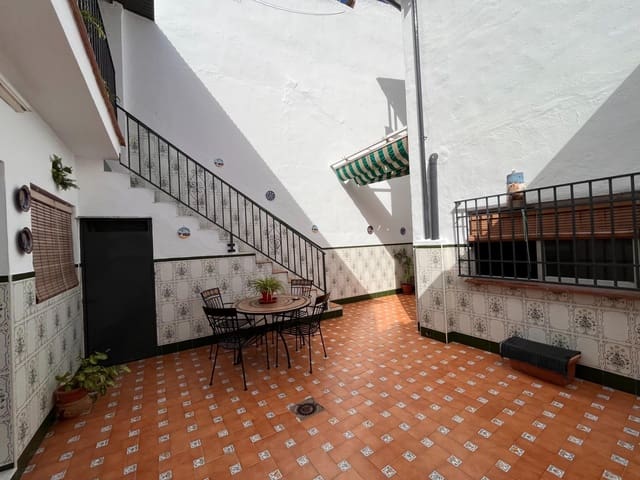 5 quarto Casa em Banda para venda em Antequera - 290 000 € (Ref: 10009645)