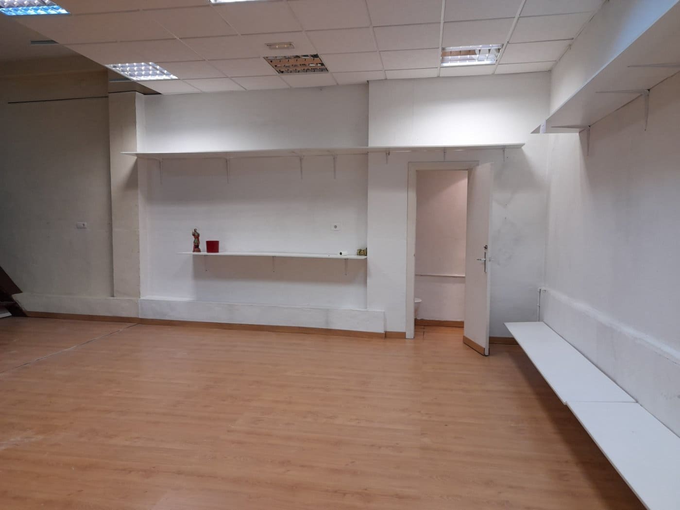 Kommersiell att hyra i Antequera - 700 € (Ref: 10009646)