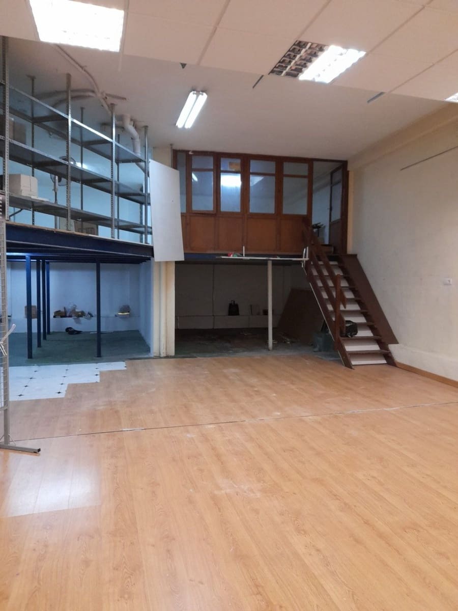 Kommersiell att hyra i Antequera - 700 € (Ref: 10009646)