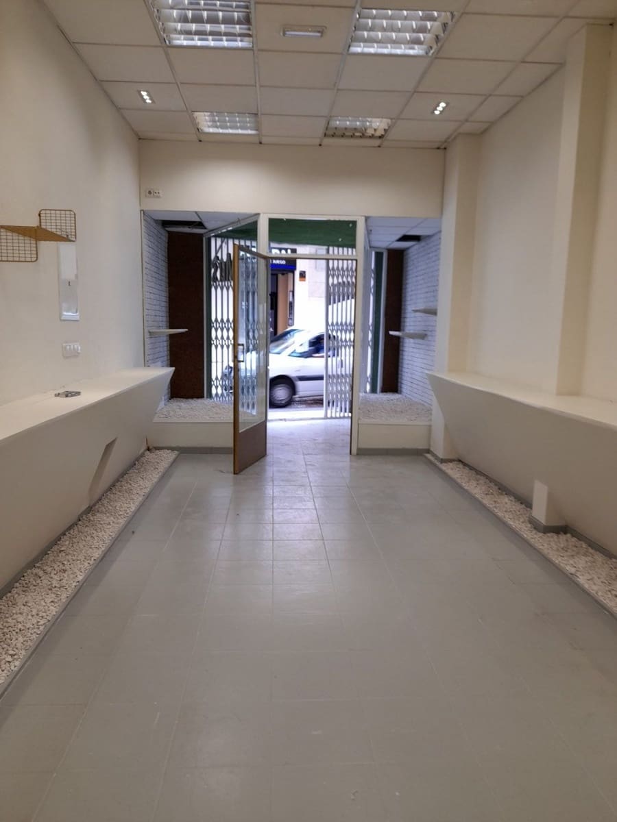 Kommersiell att hyra i Antequera - 700 € (Ref: 10009646)