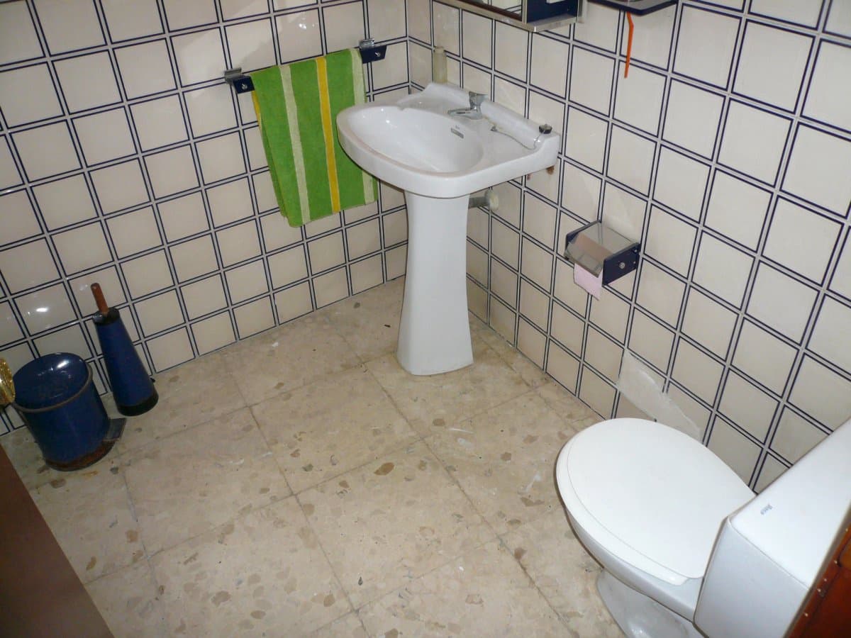 Commercial for sale in Antequera - € 99,990 (Ref: 10009651)