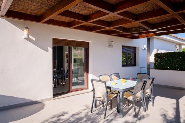 3 soveværelse Villa til salg i Antequera med swimmingpool garage - € 925.000 (Ref: 10155416)