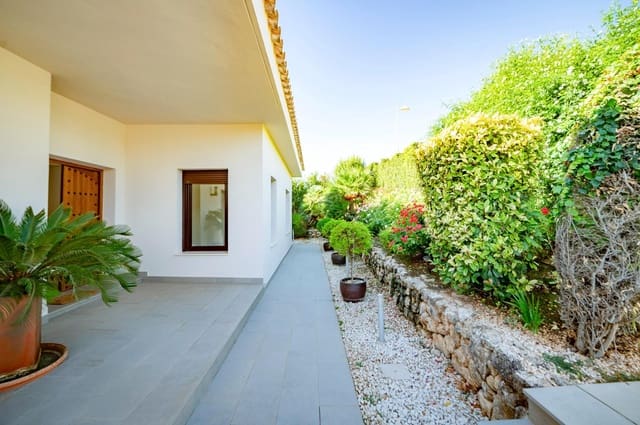 3 soveværelse Villa til salg i Antequera med swimmingpool garage - € 925.000 (Ref: 10155416)