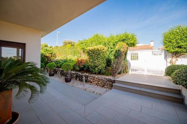 3 slaapkamer Villa te koop in Antequera met zwembad garage - € 925.000 (Ref: 10155416)
