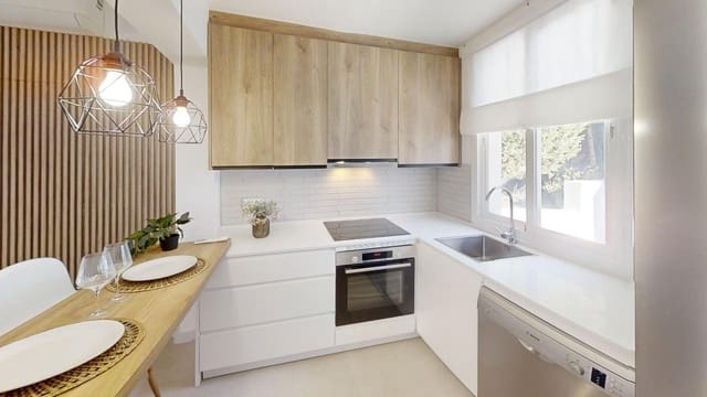 Chalet de 3 habitaciones en Valle Romano Golf, Estepona en venta con piscina garaje - 759.000 € (Ref: 10161629)