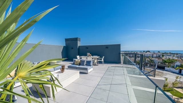 3 bedroom Apartment for sale in Estepona with pool garage - € 425,000 (Ref: 5948228)