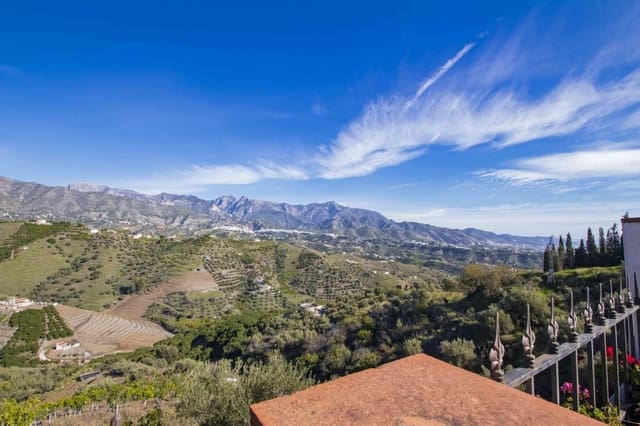 7 sypialnia Willa na sprzedaż w Torrox z basenem - 880 000 € (Ref: 6053357)