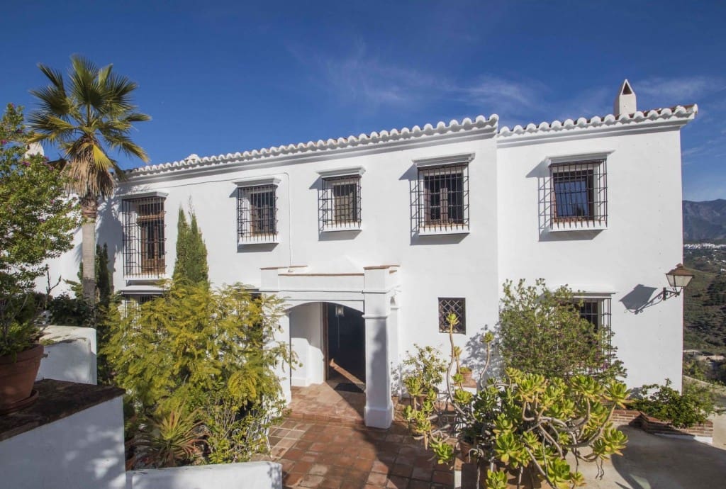 7 slaapkamer Villa te koop in Torrox met zwembad - € 880.000 (Ref: 6053357)