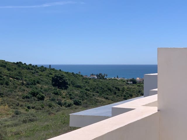 2 makuuhuone Kattohuoneisto myytävänä paikassa Buenas Noches, Estepona mukana uima-altaan - 330 000 € (Ref: 6072962)