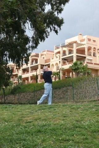 2 sypialnia Apartament na sprzedaż w Estepona z basenem garażem - 389 000 € (Ref: 6208161)