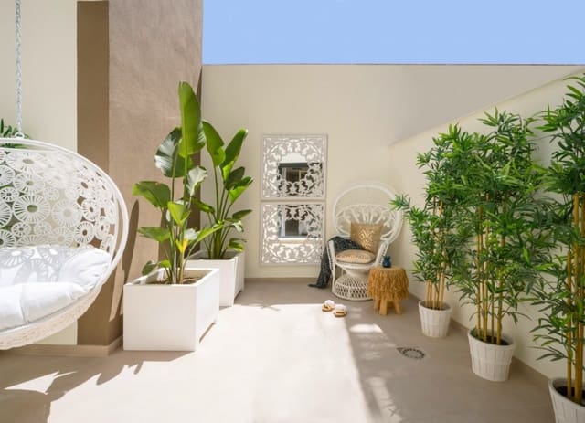 2 bedroom Penthouse for sale in Capistrano, Nerja with pool - € 350,000 (Ref: 6213747)