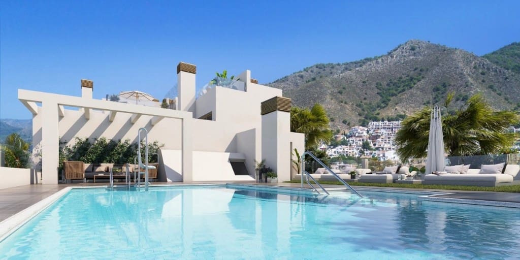 2 soveværelse Penthouse til salg i Nerja med swimmingpool - € 350.000 (Ref: 6213747)