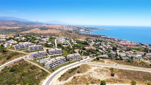 3 bedroom Apartment for sale in Estepona with pool - € 360,000 (Ref: 6243024)