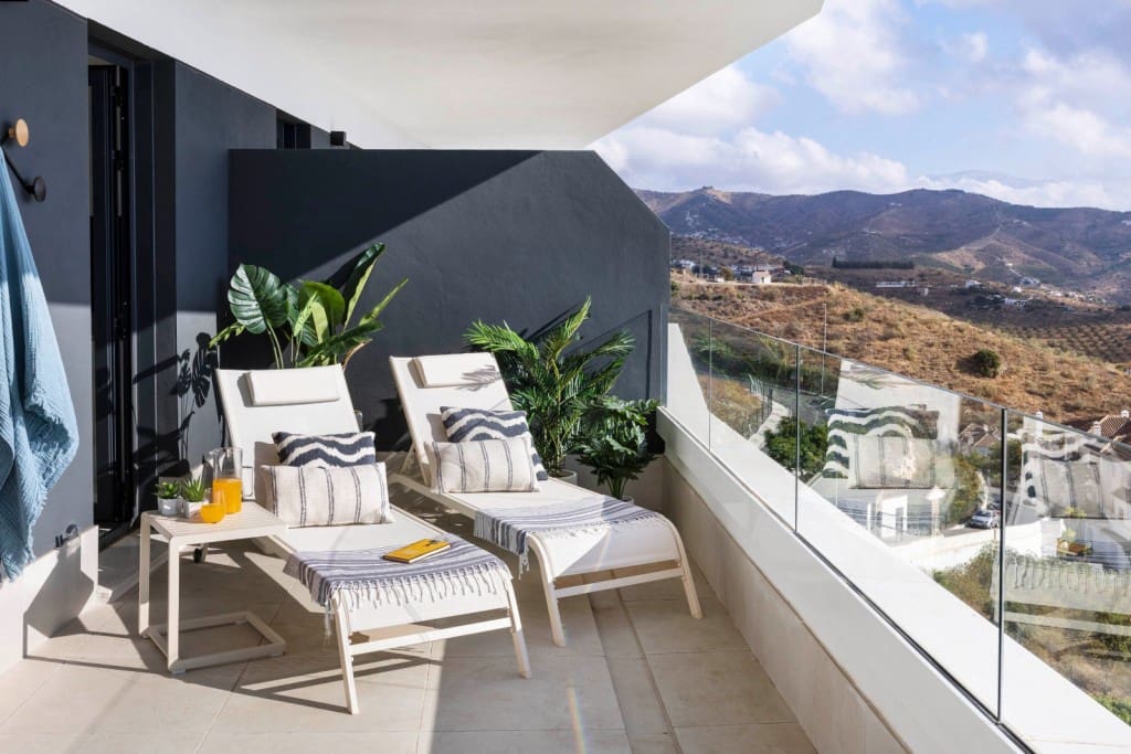 2 bedroom Penthouse for sale in Rincon de la Victoria with pool - € 630,000 (Ref: 6346711)