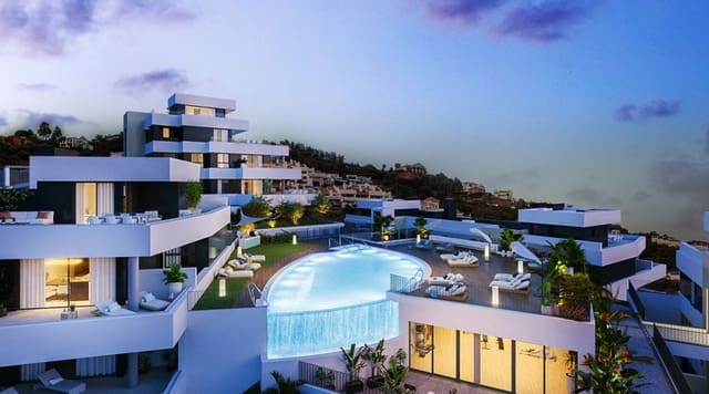 Apartamento de 3 habitaciones en Los Monteros, Marbella en venta con piscina - 445.000 € (Ref: 6495340)