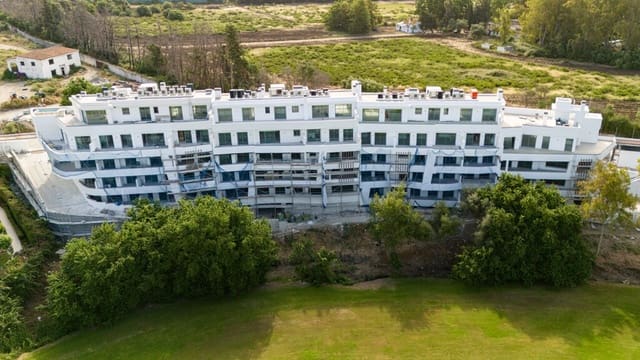 3 sypialnia Apartament na sprzedaż w San Pedro de Alcantara, Marbella z basenem - 890 000 € (Ref: 6651645)
