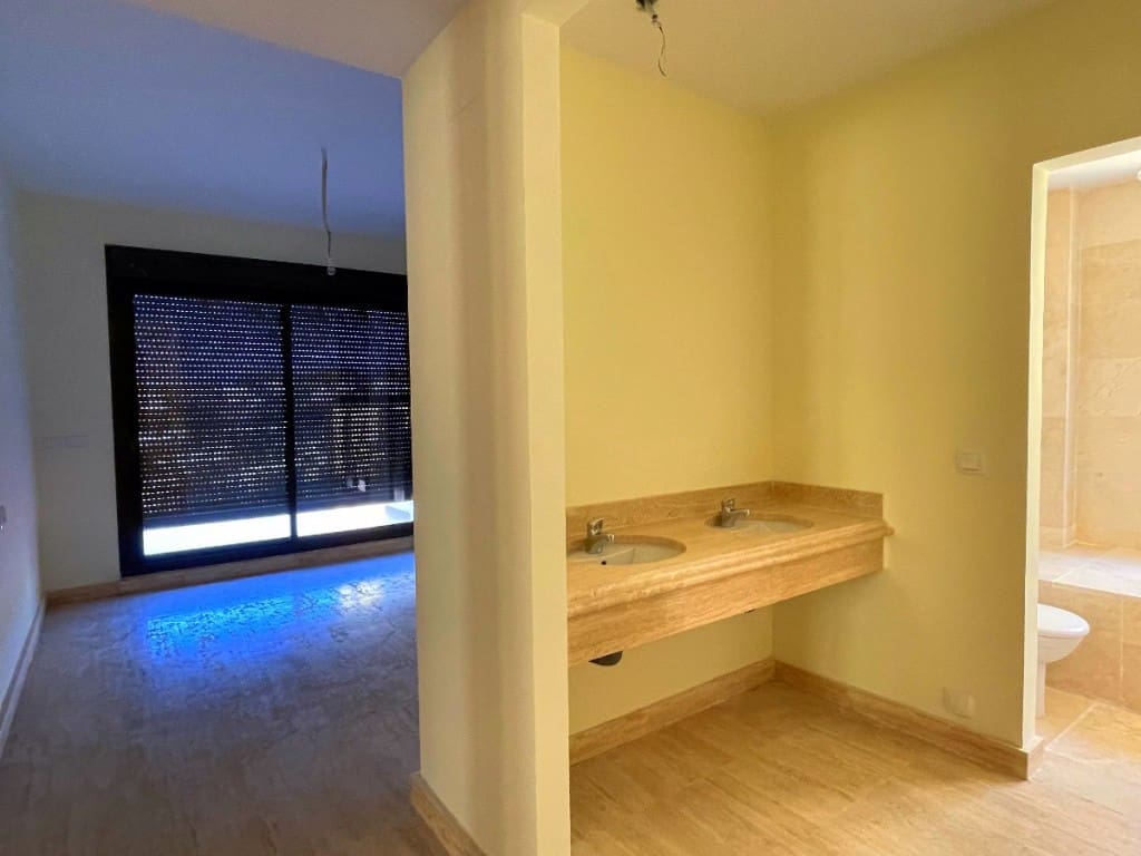 3 sypialnia Penthouse na sprzedaż w Estepona z basenem - 310 000 € (Ref: 6828553)