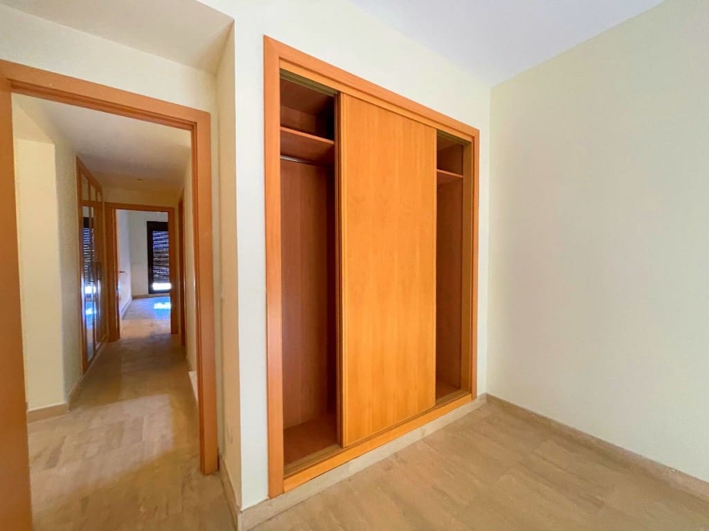 3 sypialnia Penthouse na sprzedaż w Estepona z basenem - 310 000 € (Ref: 6828553)