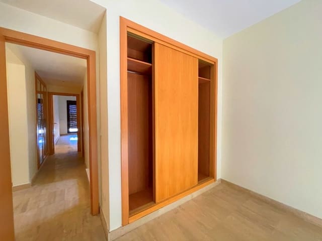 3 chambre Penthouse à vendre à Estepona avec piscine - 310 000 € (Ref: 6828553)