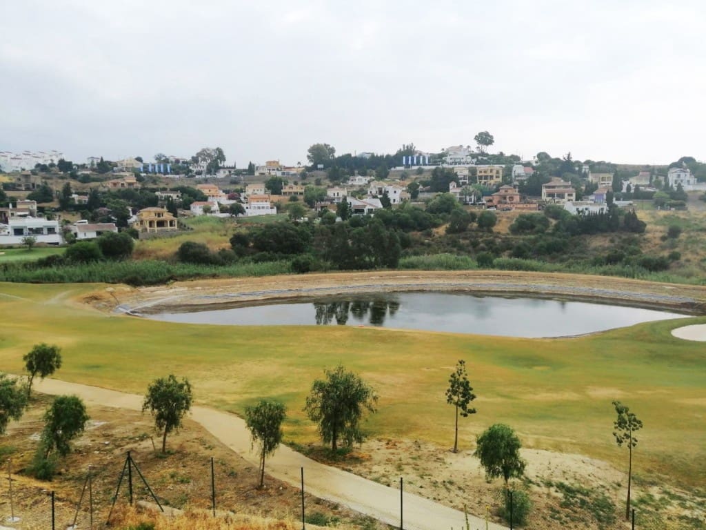 3 sypialnia Penthouse na sprzedaż w Estepona z basenem - 310 000 € (Ref: 6828553)