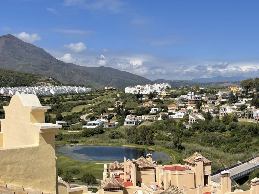 3 sypialnia Penthouse na sprzedaż w Estepona z basenem - 310 000 € (Ref: 6828553)