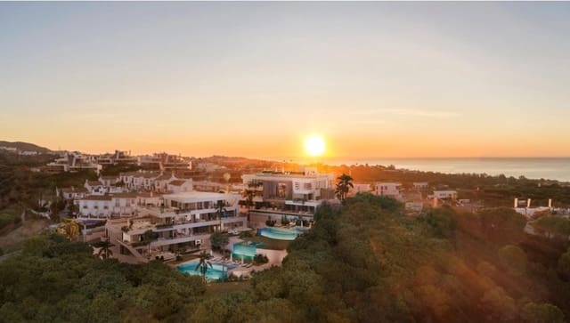 3 sypialnia Apartament na sprzedaż w Cabopino, Marbella z basenem - 1 150 000 € (Ref: 7115967)