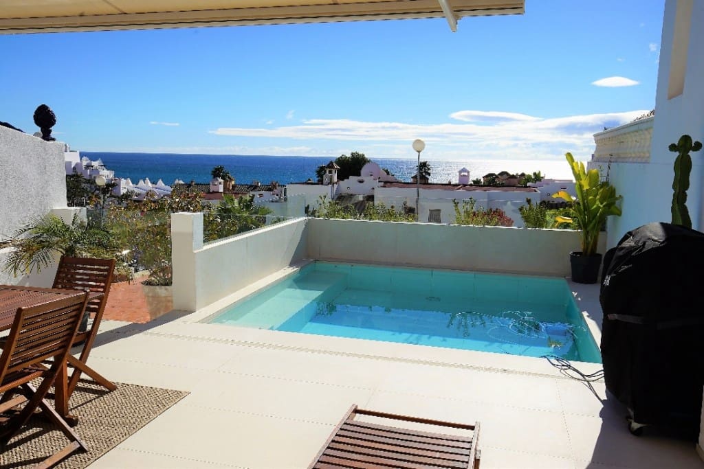 Casa de 3 habitaciones en Estepona en venta con piscina - 650.000 € (Ref: 7428063)