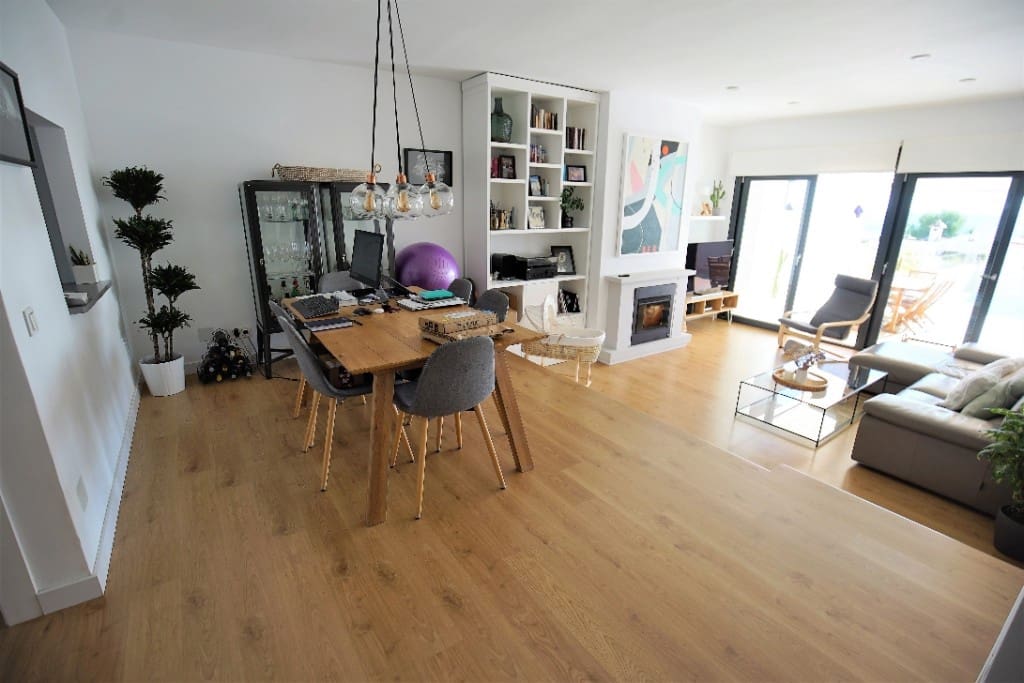 Casa de 3 habitaciones en Estepona en venta con piscina - 650.000 € (Ref: 7428063)