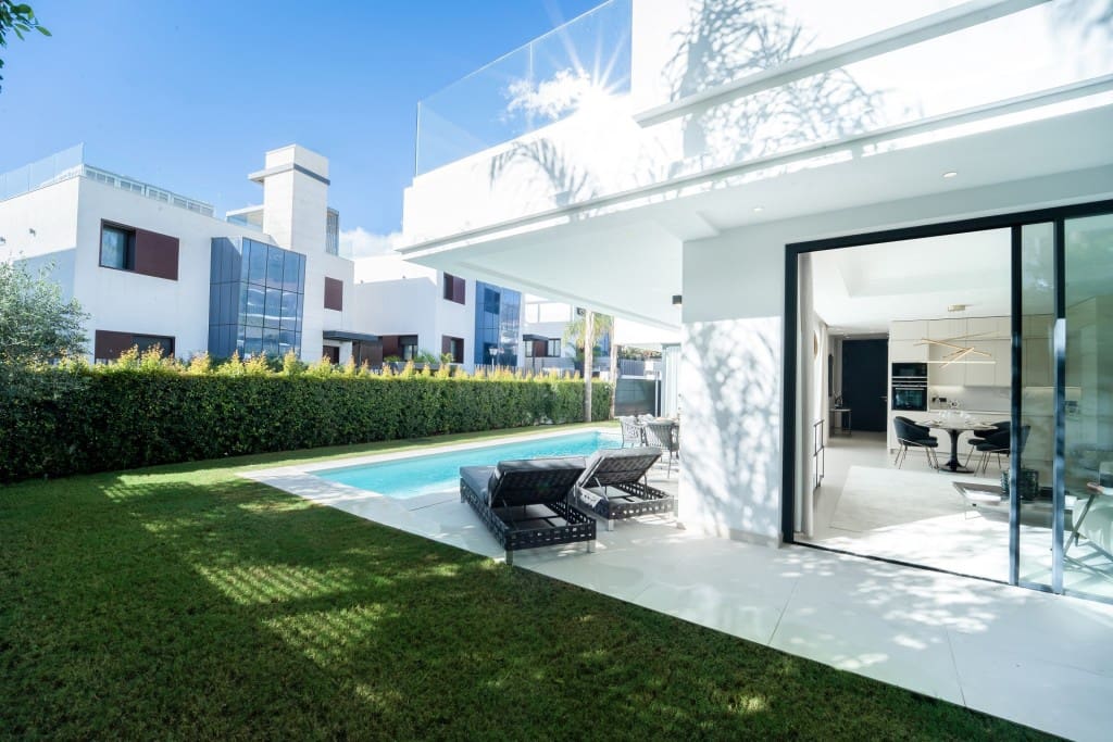 4 quarto Moradia para venda em Golden Mile com piscina - 3 500 000 € (Ref: 7428075)